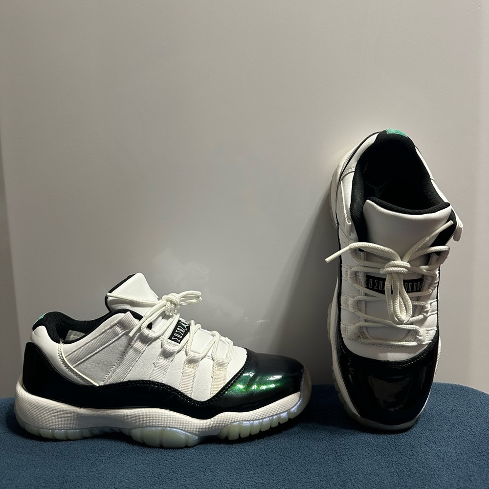 Jordan 11 Retro Low Iridescent (GS) - Picture 3 of 13